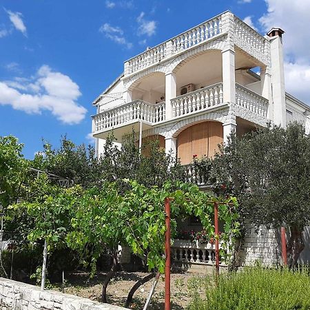 Apartments And Rooms With Parking Space Kastel Stafilic, Kastela - 18673 Exteriör bild
