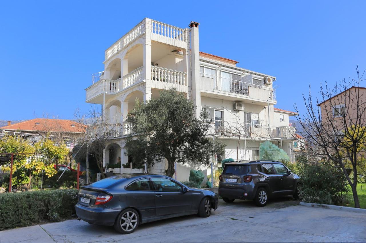Apartments And Rooms With Parking Space Kastel Stafilic, Kastela - 18673 Exteriör bild